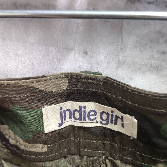 Woodland Camouflage Cargo Shorts in Green and Brown - Picture 2 of 3